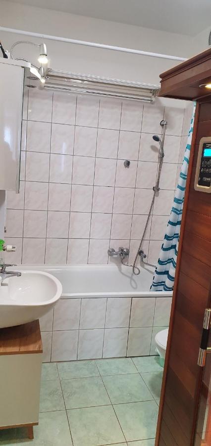 Cserkeszőlő Venusz Apartman מראה חיצוני תמונה